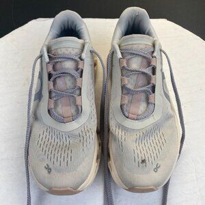 On Running Women's Light Gray and Pale Pink Athletic Shoes